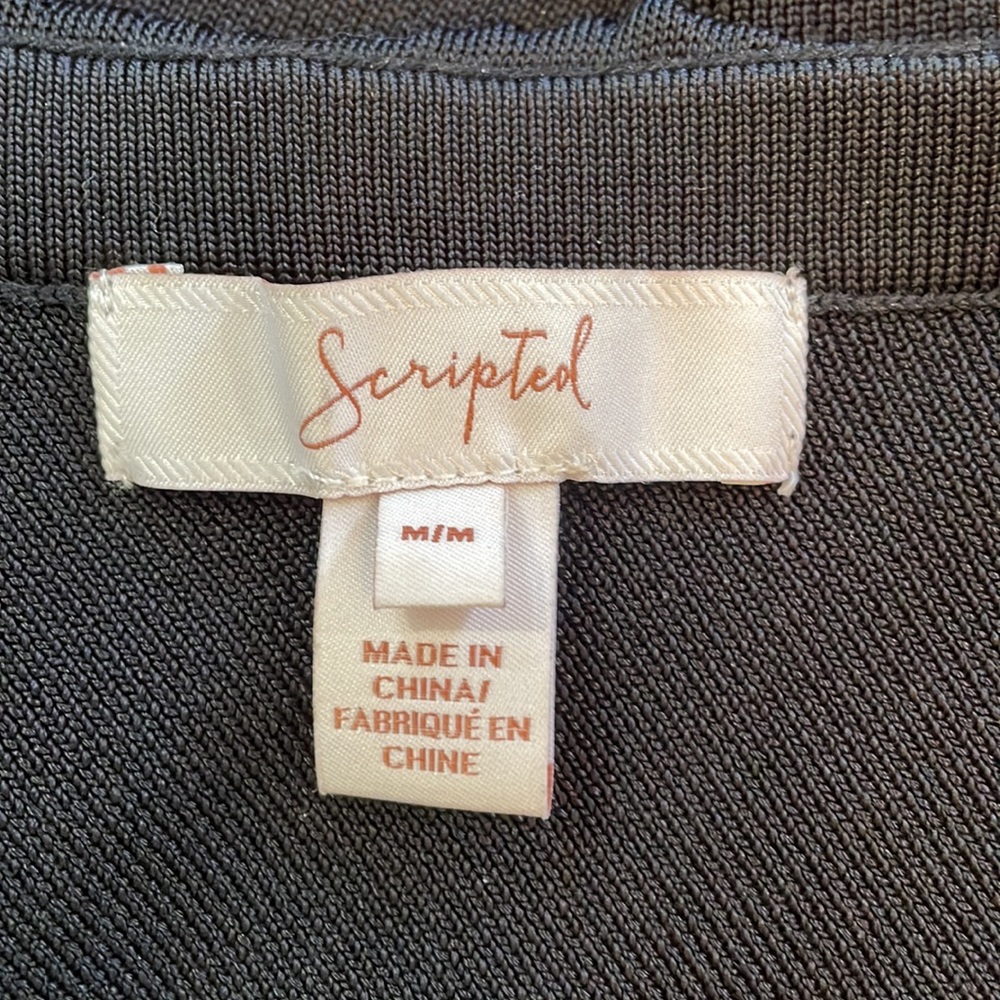 Scripted Sweater - Picture 3 of 4